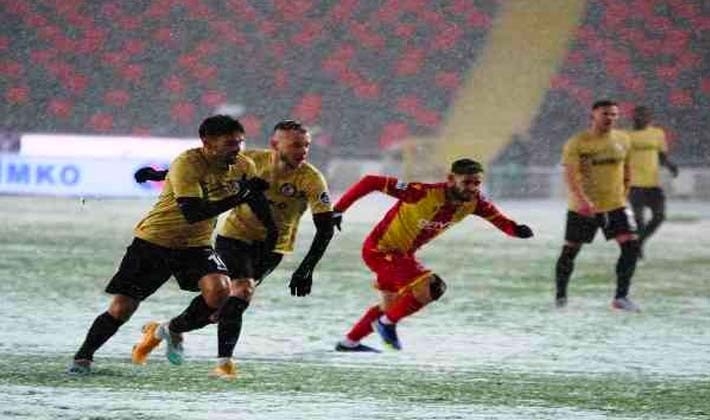 Spor Toto Süper Lig: Gaziantep FK: 0 - Yeni Malatyaspor: 0 (İlk yarı)