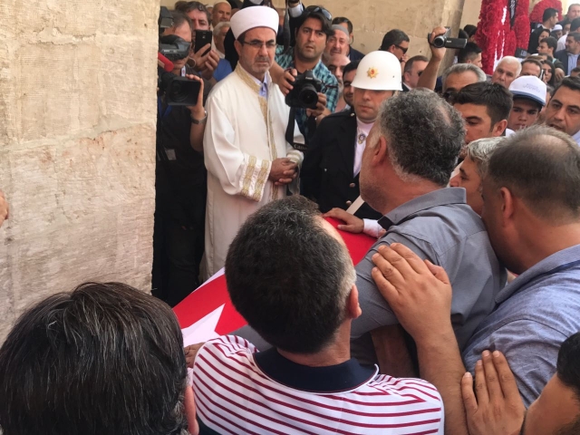 Merhum Akparti Miletvekili Abdurkadir Yükselin Cenazesinden Sondakika Görüntüler
